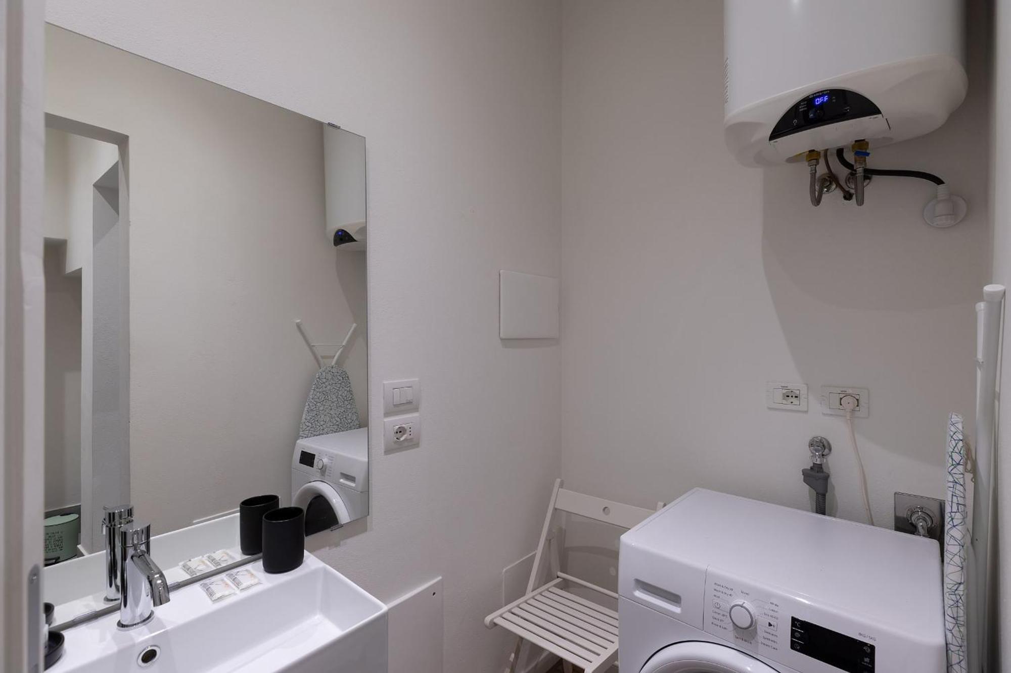 Alighieri's Suite-hosted By Sweetstay Appartement *